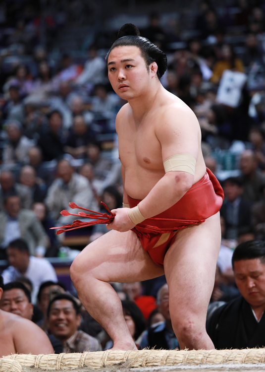 角界随一の人気者が潰される？（時事通信フォト）