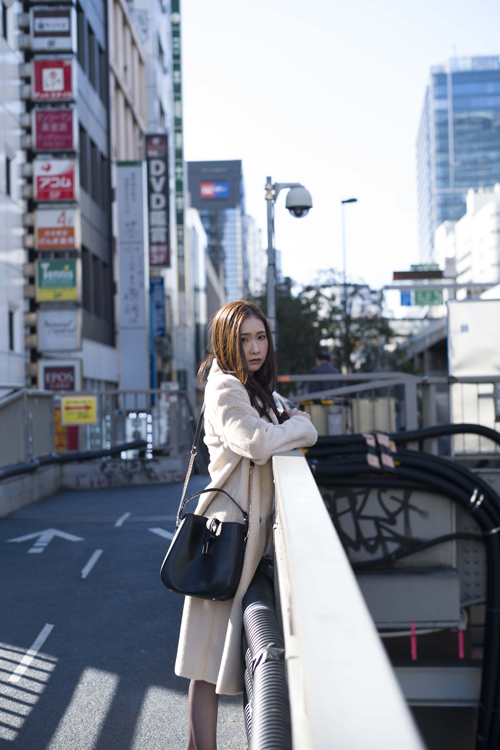 花那は1996年生まれ、愛知県出身