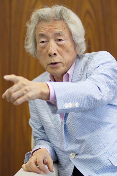 ライオンヘアの元宰相は80歳になった（共同通信社）