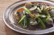 『日本一おいしい病院レストランの　野菜たっぷり　長生きレシピ』にはレシピが60品掲載