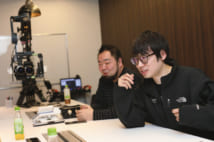 こあら太郎(わ)監督と「VRおじさん」としてメディア出演も多い鈴木貴久氏
