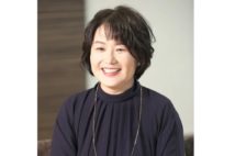 『彼方の友へ』著者が親子3代の衝突や葛藤を描く家族小説