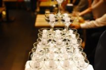 接客で飲酒漬けのホストが肝硬変一歩手前に 労災適用されるか