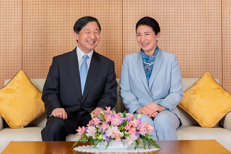 天皇陛下はジョギングをやめられ、最近は雅子さまが料理をふるまわれることもあるという（写真／宮内庁提供）