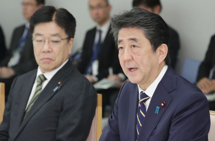 安倍シンパにも変化が…（時事通信フォト）