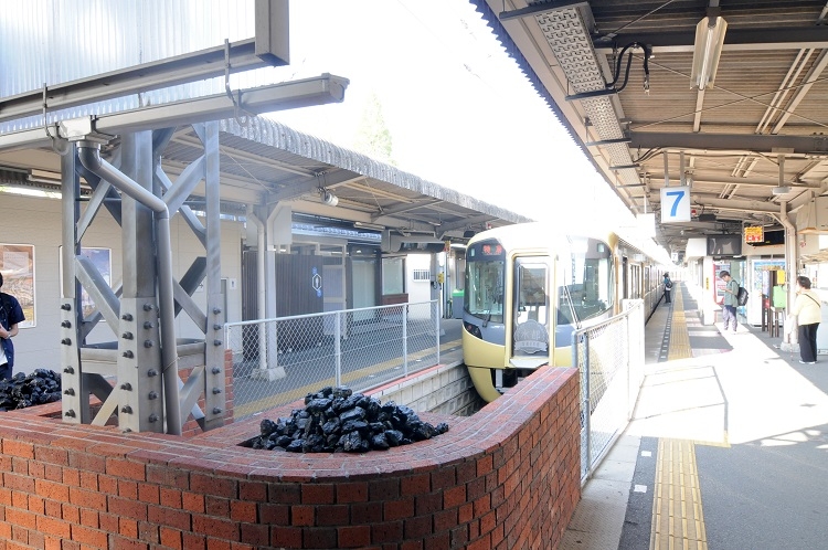 大牟田駅の石炭モニュメント