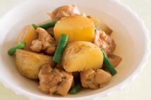 新じゃがの香り食感を生かし煮からめるように仕上げて