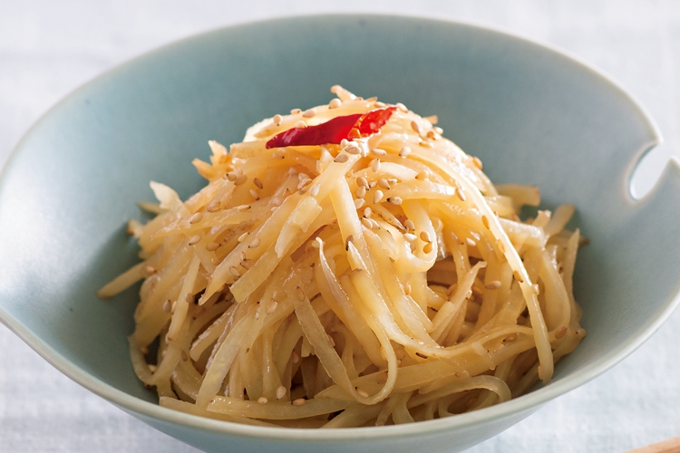 スライサーを使えばよりお手軽。みずみずしい美味しさは春ならでは
