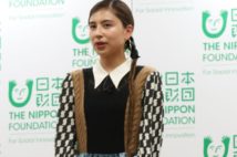 ラブリが警察から事情聴取　女友達へのキスでトラブルに