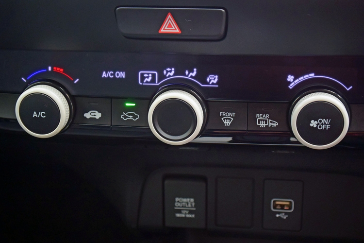 スイッチを回すタイプのエアコンはかえって「可愛げ」がある