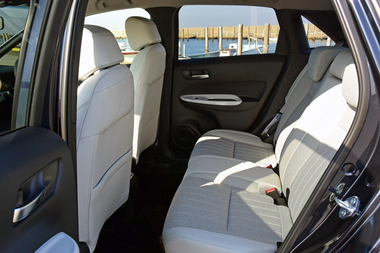 室内が広く乗り降りしやすい（新型フィット／HOME）