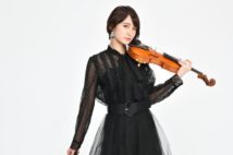 5本弦のエレキバイオリン操るAyasa アニソンカバーも