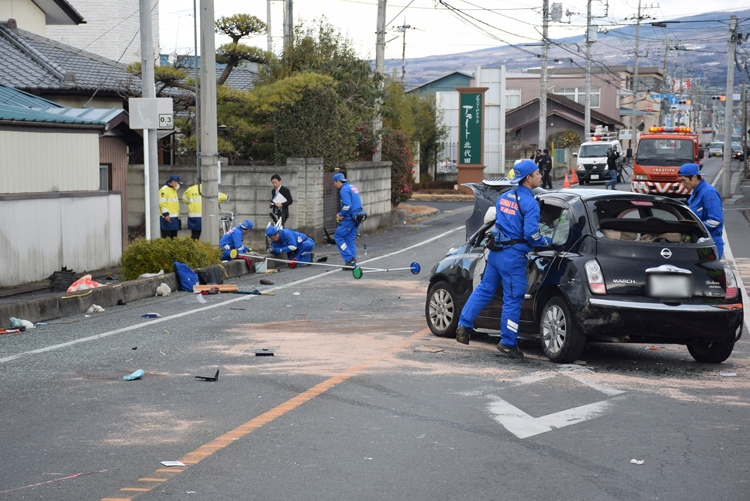 事故現場になった前橋市内の市道（時事通信フォト）