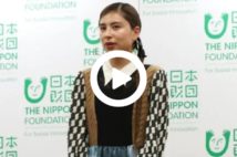 【動画】ラブリが警察から事情聴取 女友達へのキスでトラブルに