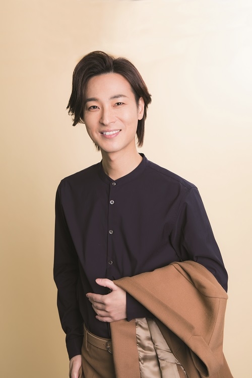 手頃価格 山内惠介自筆サイン入大島白紬(袋帯2本付) www