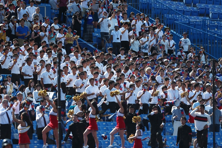 東京六大学野球でも盛り上がる「早慶戦」（時事通信フォト）