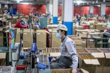 中国で「生産活動が半分停止」状態、景気回復への道は?