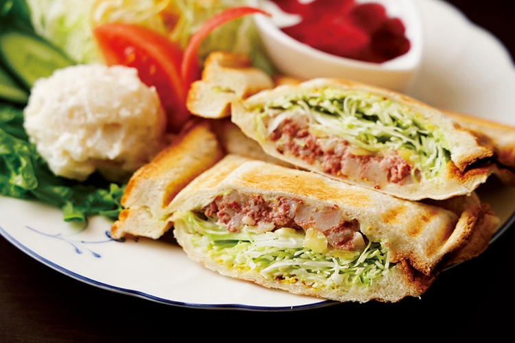 コンビーフが光る「グリルサンドウィッチ」