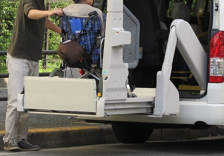 感染リスクにさらされる介護現場の苦悩とは（写真はイメージ）