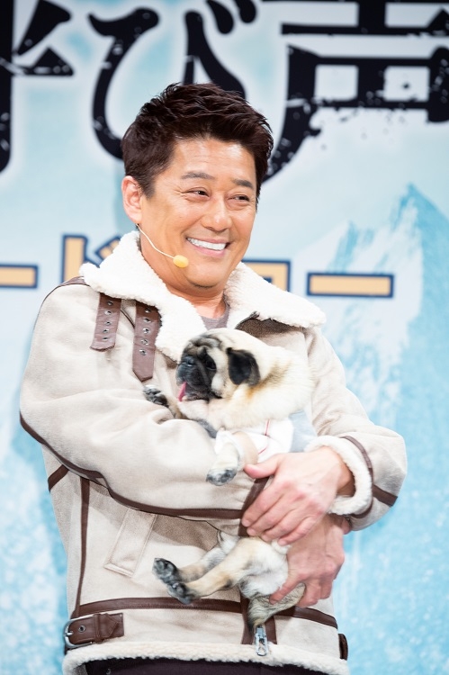 キュート 坂上忍とimalu 愛犬を連れて映画イベント登場 Newsポストセブン