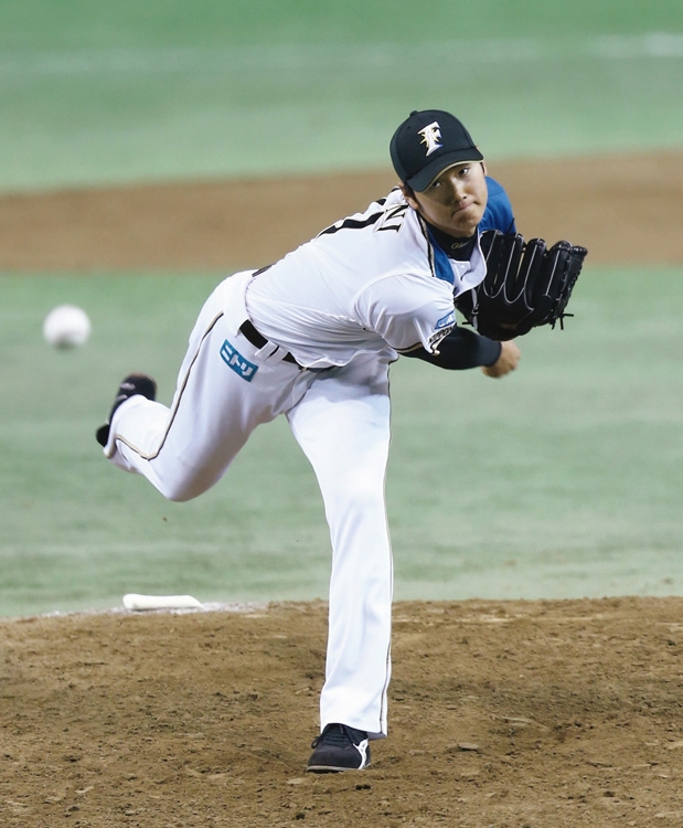 二刀流育成プランを提示され、プロ入りした（時事通信フォト）