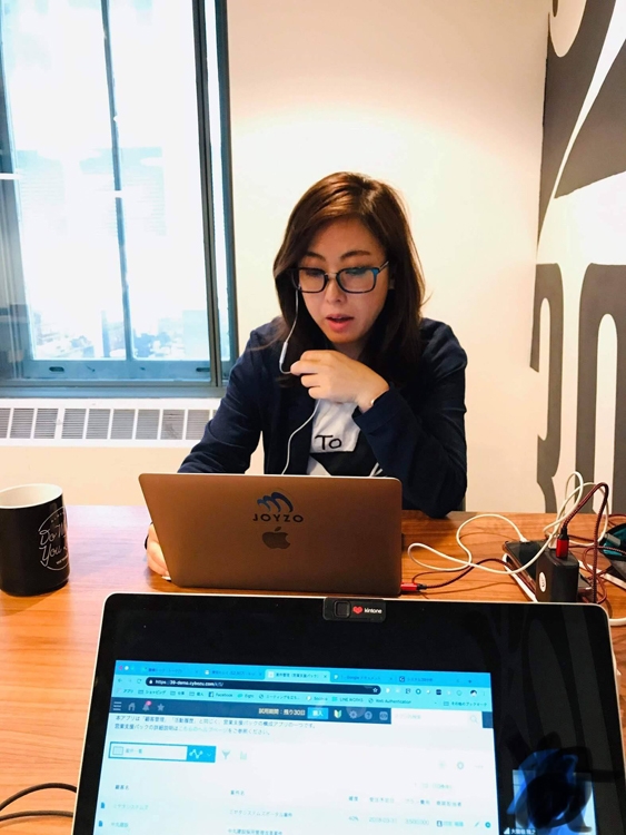 ニューヨークで。インターネットをつないで、ヨーロッパとのウェブ会議も