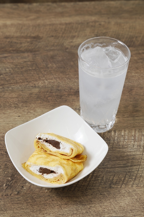 「ほろよいサワー」にはもちもちクレープを