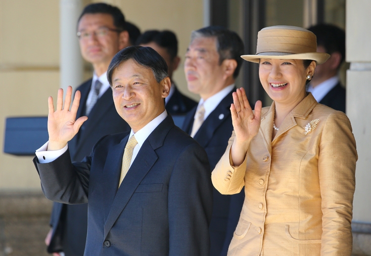 両陛下が並んでお出ましされる姿が多く見られた1年だった（2019 年11月、三重県伊勢市。写真／時事通信フォト）