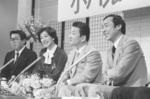 露木茂氏（写真右）は1963年入社（共同通信社）