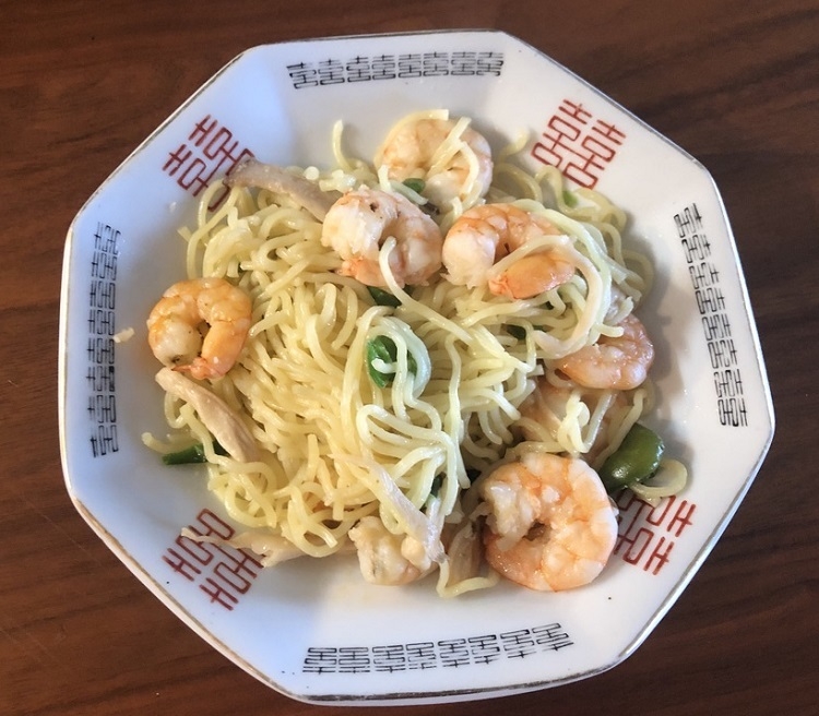 えび焼きそばは冷凍でもうまみがたっぷり