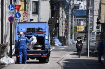 外出自粛によって家庭ごみの量が増えている(AFP=時事)