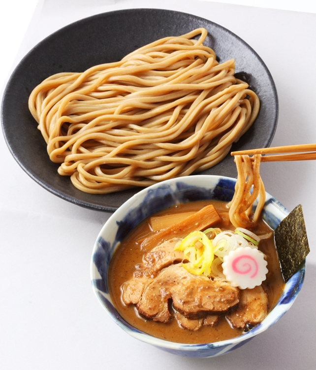 日本一の味わい、『中華蕎麦 とみ田』の魚貝豚骨スープの極上つけめん