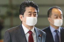 首相は「女性・女系天皇」実現に一貫して否定的だ（時事通信フォト）