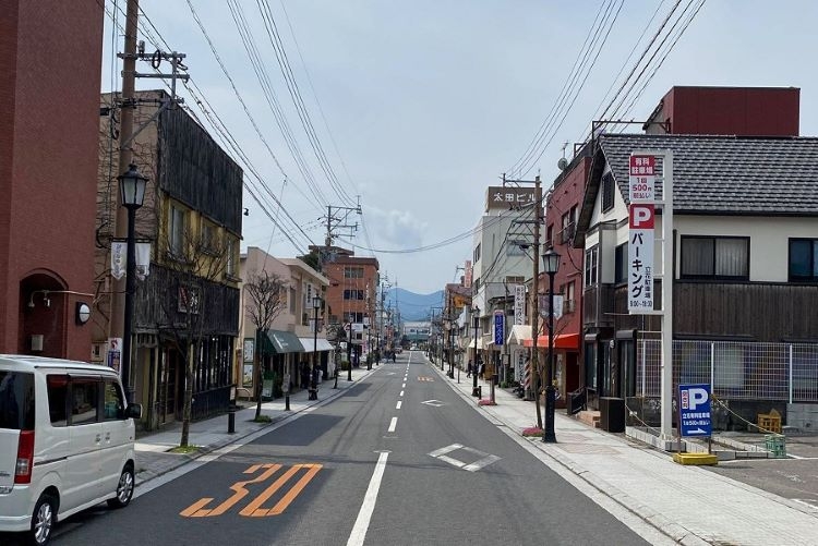 いつもなら賑わっている湯布院温泉（大分）の町も閑散としている