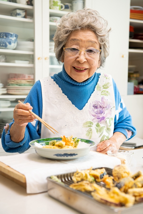 えびの天ぷらは目立つように中央に置くというばぁば