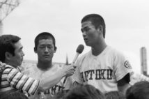 1981年夏、報徳学園で優勝(時事通信フォト)