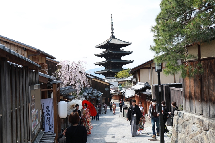今年の京都は外国人が激減（時事通信フォト）