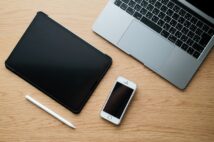 外出自粛で「スマホ離れ」する人たち 在宅ならPC・タブレットで十分?