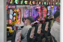 コロナで分かれた客足の明暗 パチンコ・キャンプ・釣り船