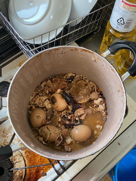 15日煮込んだ“汚でん”（写真／Twitterより）
