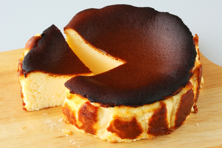カオリーヌ菓子店『バスクのチーズケーキ』