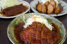 名古屋名物の味噌カツ（共同通信社）
