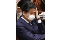 麻生氏　首相に「二階・菅氏の更迭、9月総選挙」を進言か