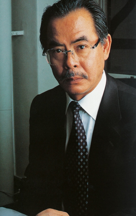 イエローキャブ創業者の野田義治氏（2002年撮影、当時56歳）