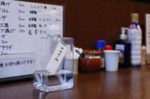 飲食店も消毒液常備で新しい生活様式で営業中(イメージ、時事通信フォト)