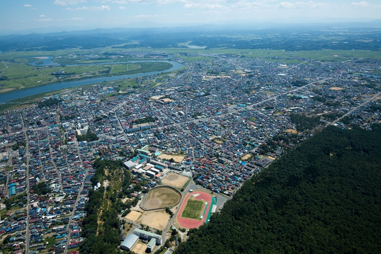 バスケの名門・能代工業高校がある秋田県能代市街地（時事通信フォト）