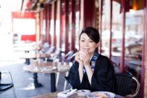 真宗佛光寺派大行寺の住職、英月さん。波乱の半生を振り返り、「無駄なことは何もない」と語る。