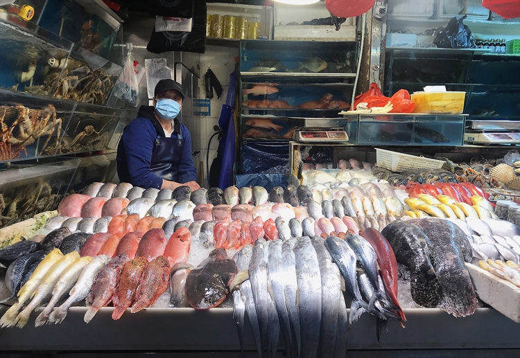 コロナウイルスが検出された北京の新発地市場（写真／共同通信社）