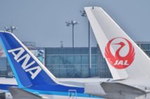 コロナで苦境の航空会社、ANAがJALと合併するシナリオも