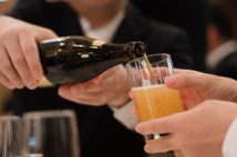 お酒を飲めるけど飲めないフリ… 「エセ下戸」を演じる人たちの本音